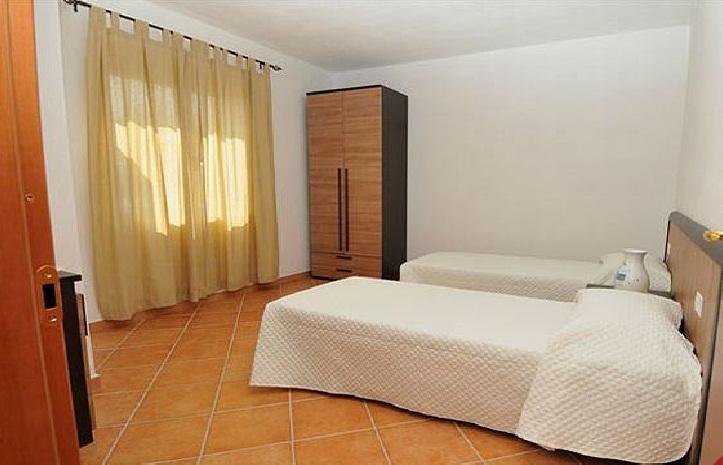Gallo Spot Hotell San Teodoro  Rum bild